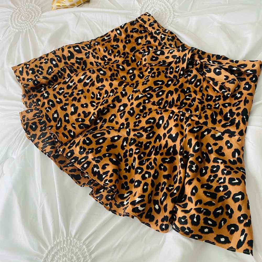 Vestique Animal Print Skort